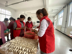 臺兒莊區馬蘭屯鎮：愛心水餃情暖敬老院